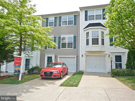 It contains 3 bedrooms and 1 bathroom. . Zillow bristow va